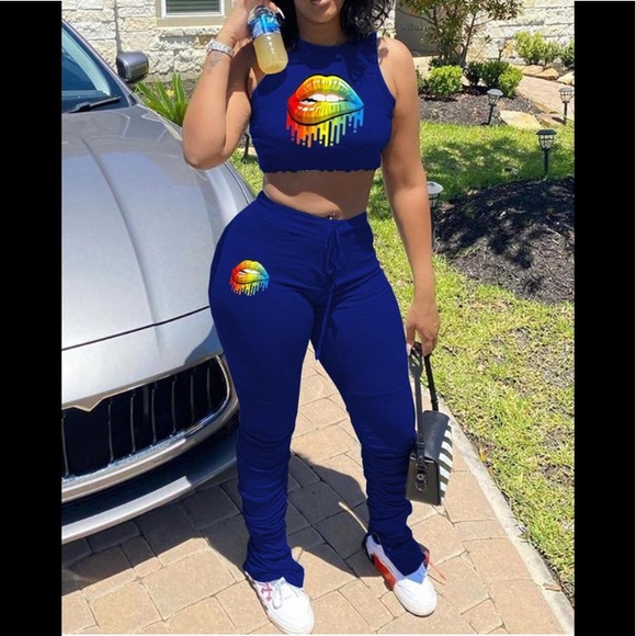 Colorful Lip Ink Splash Sleeveless Crop Top & Lips 👄 Drawstring Leggings Outfit - Picture 1 of 3